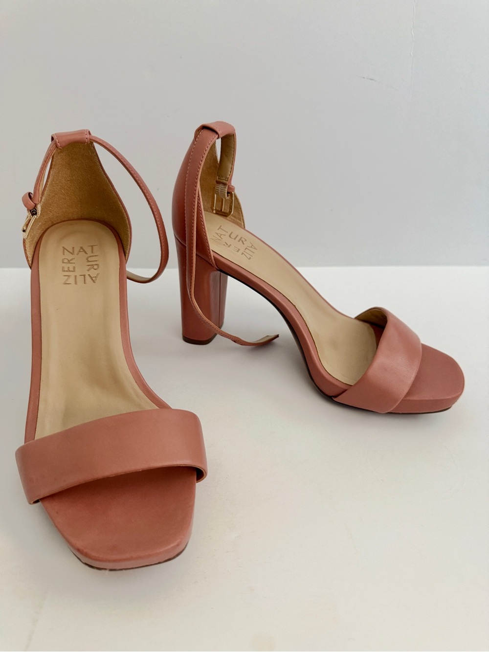 Naturalizer Coral Leather Heels7.5